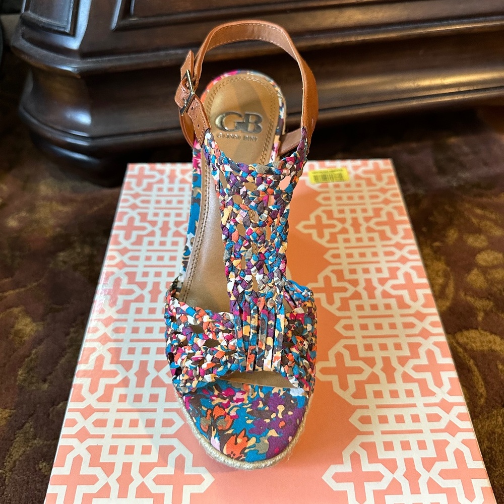 New- Never Used Gianni Bini Dream On Wedges